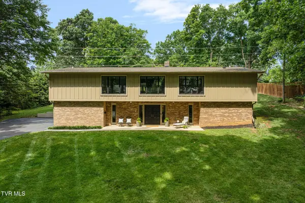 1006 Friar Tuck Road, Johnson City, TN 37604