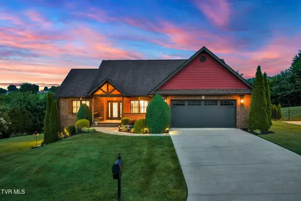 1300 Savin Falls, Johnson City, TN 37615