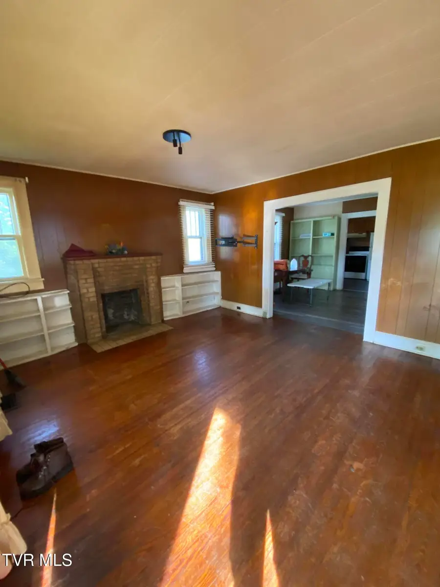 4228 Sullivan Gardens Drive, Kingsport, TN 37660 - #3