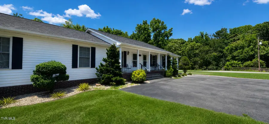 165 Smith Avenue, Erwin, TN 37650 - #2