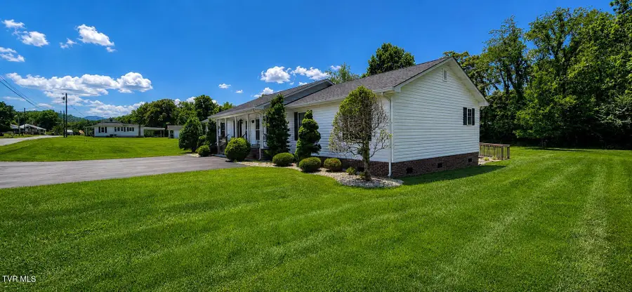 165 Smith Avenue, Erwin, TN 37650 - #3