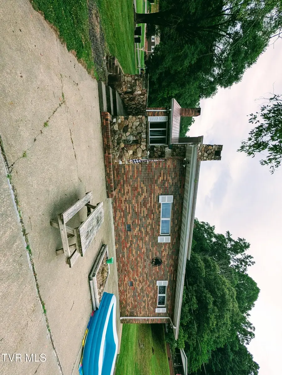 170 Pleasant Drive, Clintwood, VA 24228 - #3