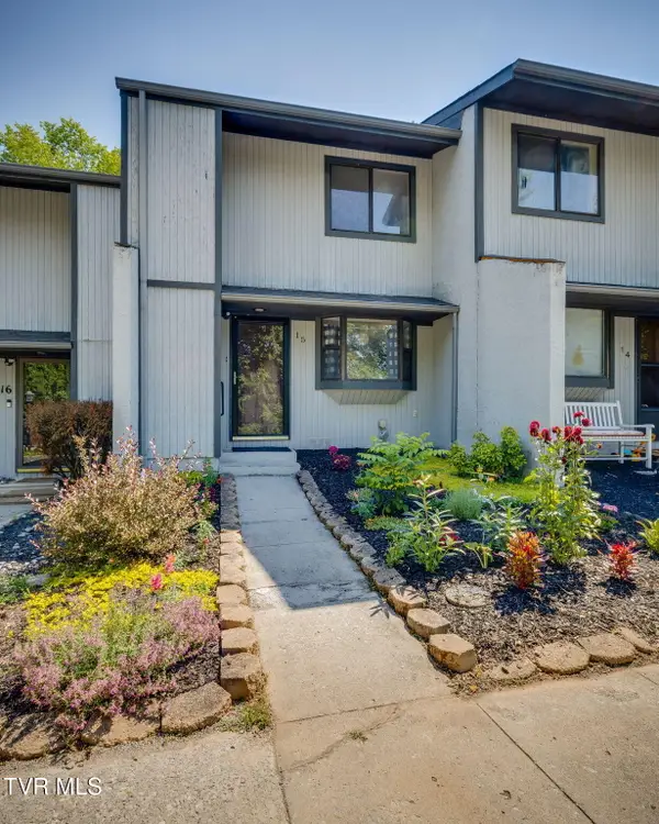 2420 Volunteer Parkway #Apt 15, Bristol, TN 37620