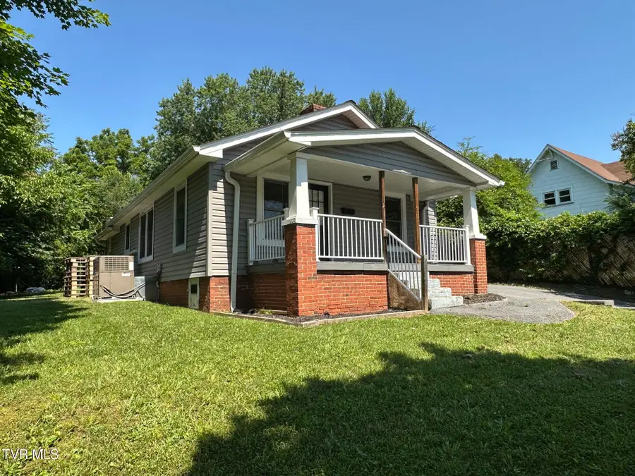 2712 Fort Henry Drive, Kingsport, TN 37664 - #3