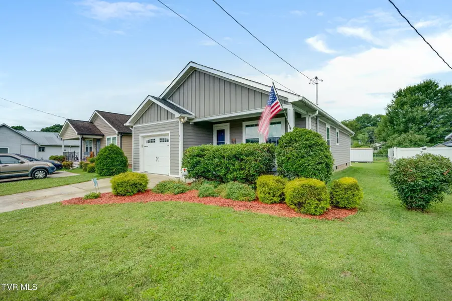 813 North Roan Street, Elizabethton, TN 37643 - #2