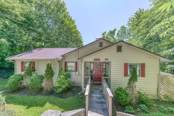 816 Hemlock Drive, Newland, NC 28657