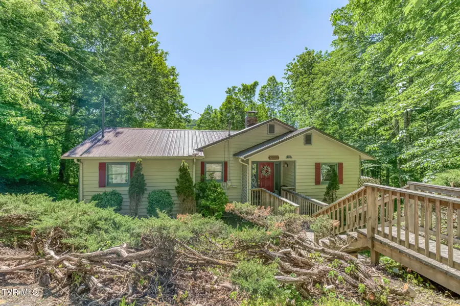 816 Hemlock Drive, Newland, NC 28657 - #2