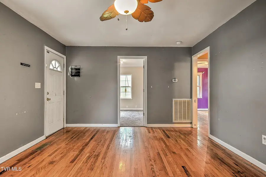 409 Crockett Street, Bristol, VA 24201 - #3