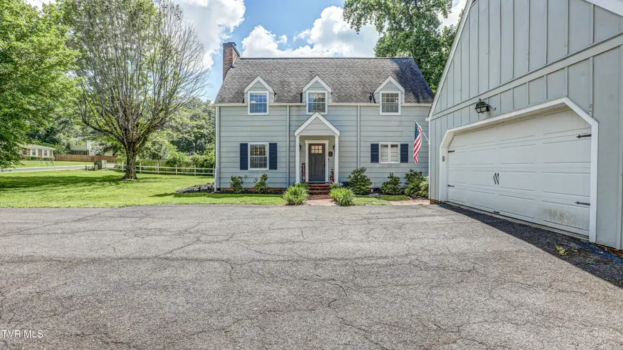 205 Sparkling Brook Drive, Bristol, TN 37620 - #2