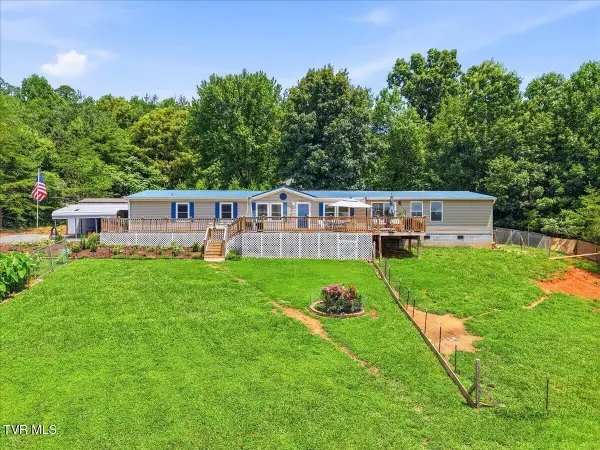 586 Havenwood Way, Dandridge, TN 37725