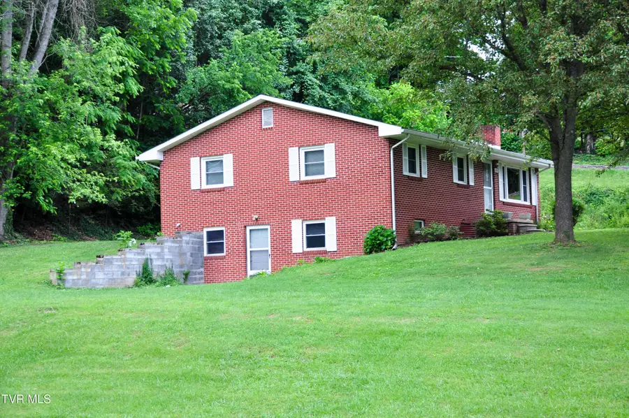 202 West 3rd Avenue, Watauga, TN 37694 - #2