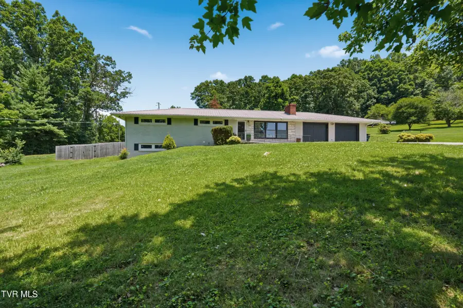 1014 Hammond Avenue, Mount Carmel, TN 37645 - #2