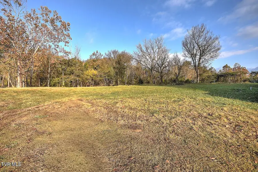 1004 South Wilcox Drive, Kingsport, TN 37660 - #2