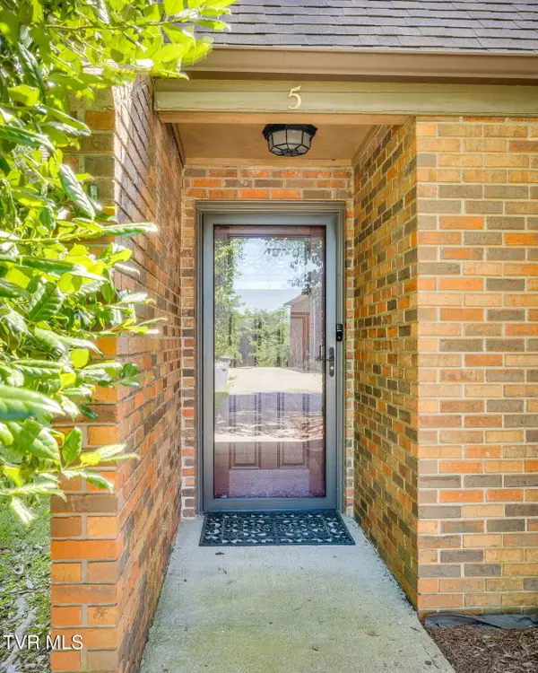 500 Fleetwood Drive #5, Kingsport, TN 37660