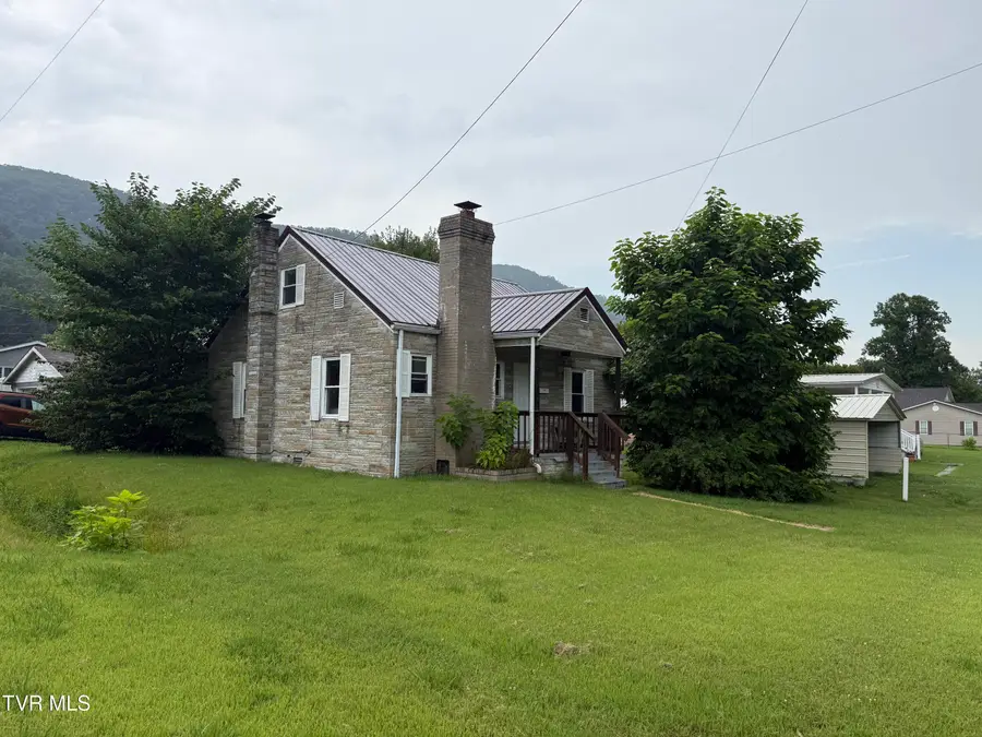 2001 East 3rd Avenue, Big Stone Gap, VA 24219 - #3