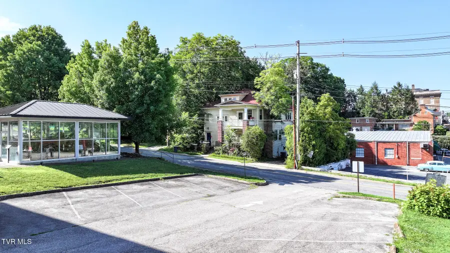 102 West Mckee Street, Greeneville, TN 37743 - #3