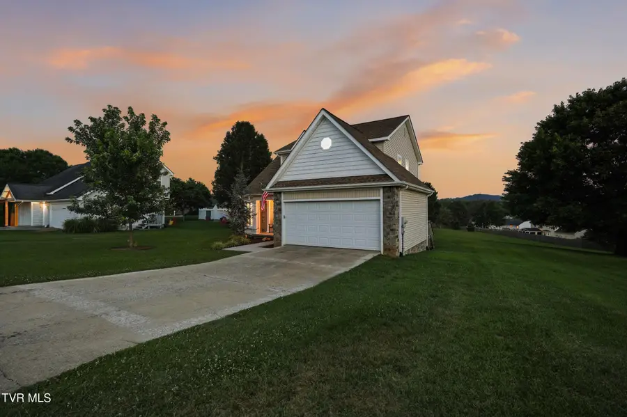 211 Crystal Springs Circle, Gray, TN 37615 - #3