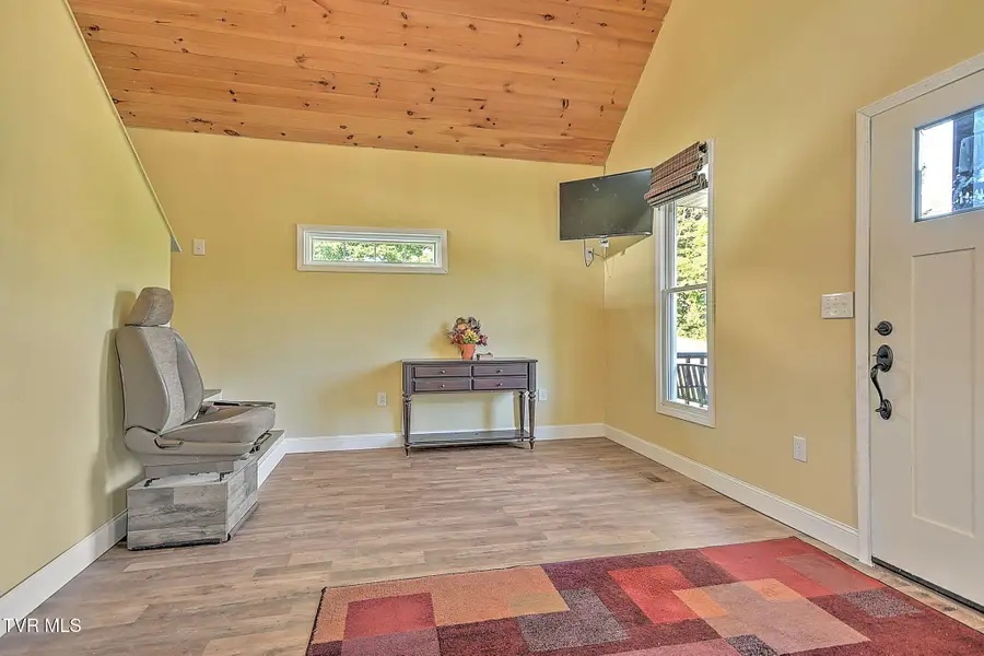 105 Grandview Circle, Elizabethton, TN 37643 - #2