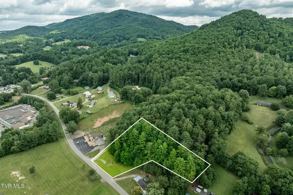 1921 Crossroads Drive, Mountain City, TN 37683