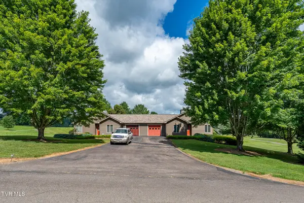340 & 338 Red Tail Mountain Drive, Mountain City, TN 37683