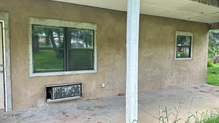 828 Clairmont Road, Johnson City, TN 37601 - #2