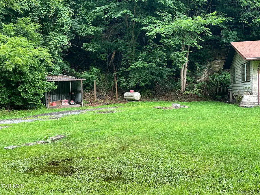3985 Dickenson Highway, Clintwood, VA 24228 - #3