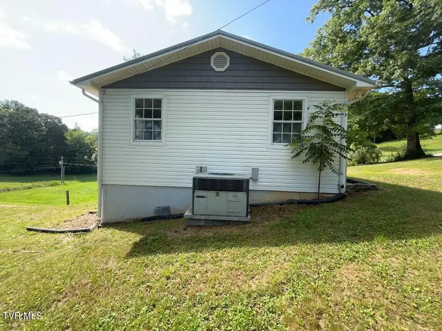 681 Harmon Road, New Tazewell, TN 37825 - #2