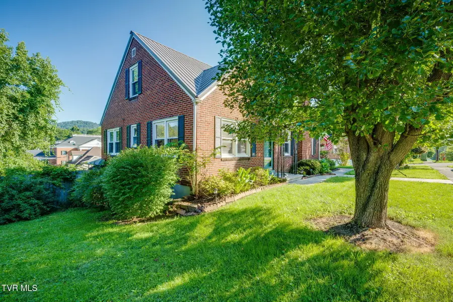 361 Joslyn Avenue, Pennington Gap, VA 24277 - #2
