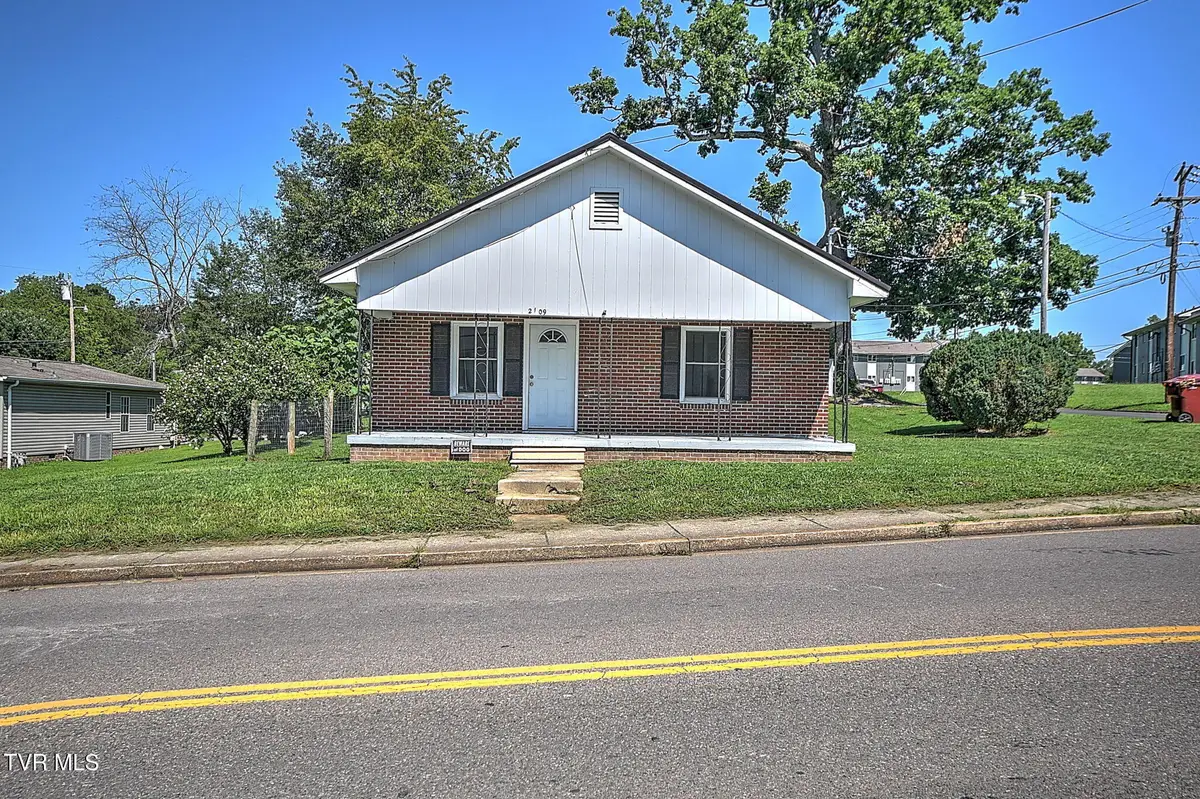 2109 East Unaka Avenue, Johnson City, TN 37601 - #1
