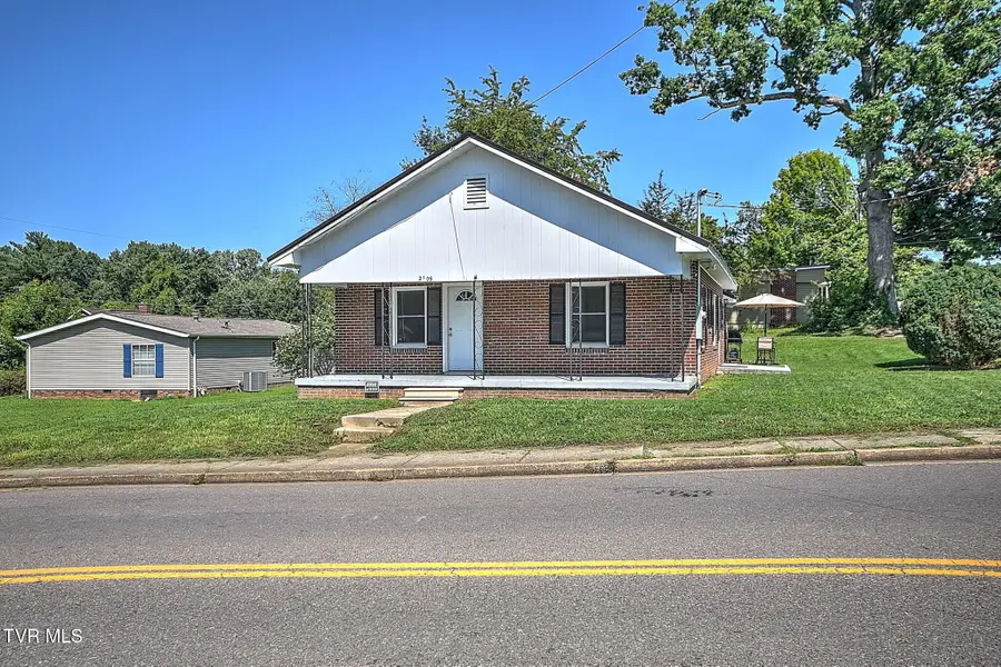 2109 East Unaka Avenue, Johnson City, TN 37601 - #2