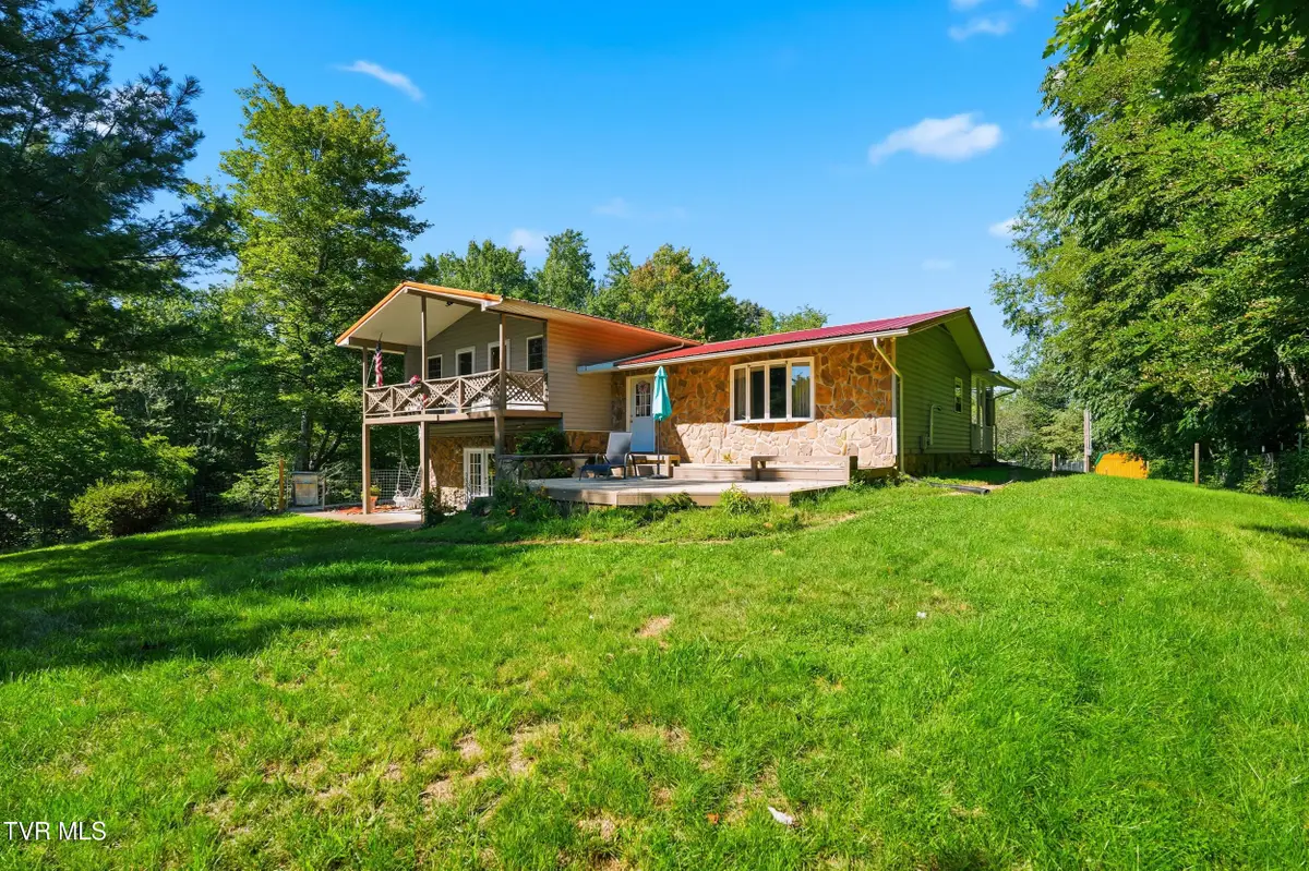 206 Woodlawn Drive, Jonesville, VA 24263 - #1