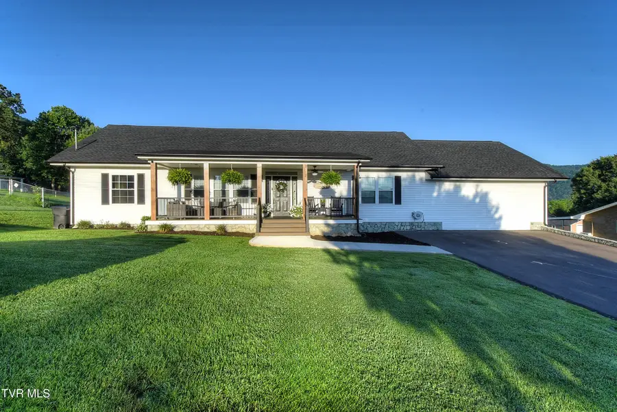 137 Kerns Street, Erwin, TN 37650 - #3