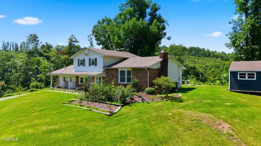 3216 Dry Creek Road, Duffield, VA 24244 - #3