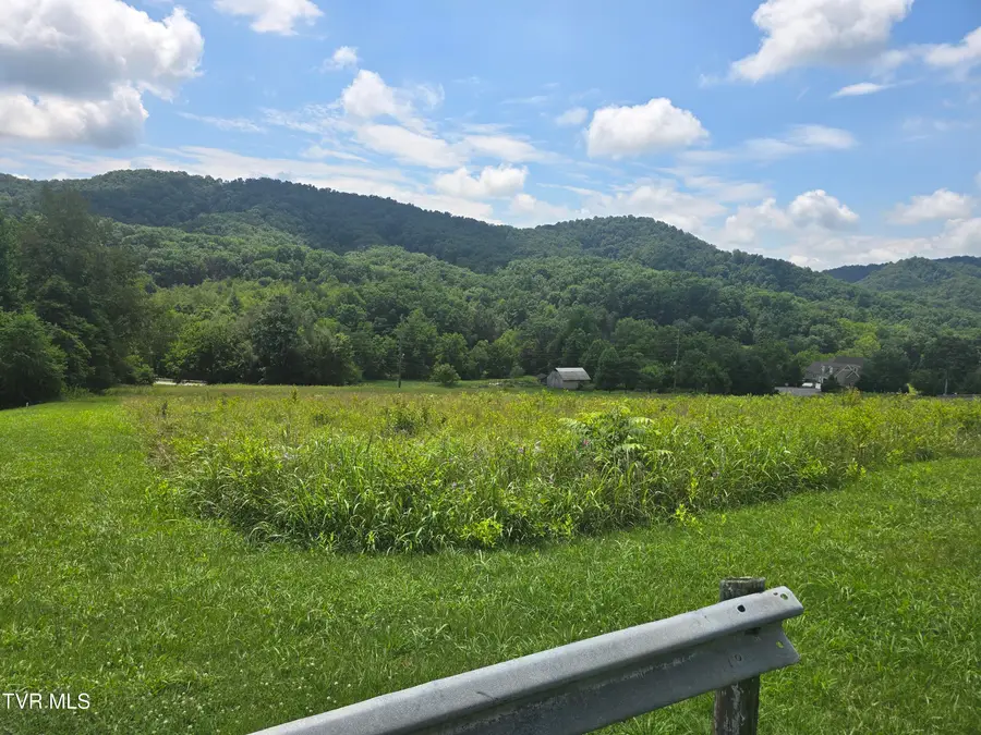 321 Raytheon Road, Bristol, TN 37620 - #2