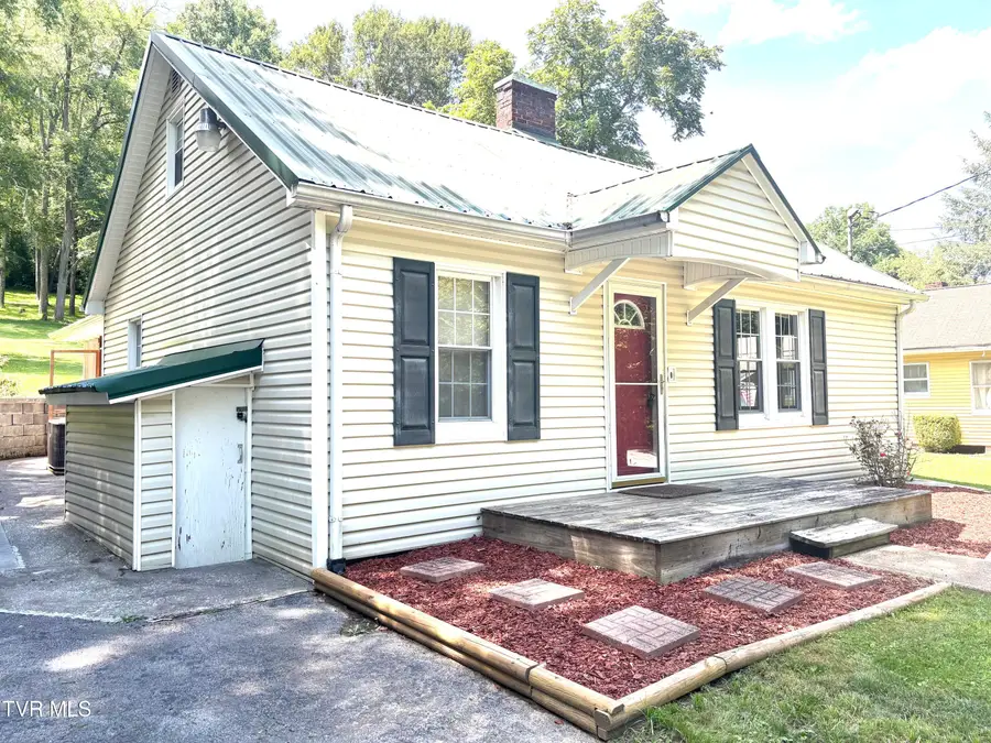 1019 Northeast Virginia Avenue, Norton, VA 24273 - #3