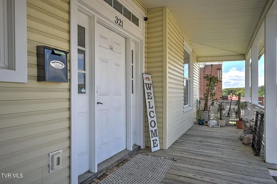 321 Lee Street, Bristol, VA 24201 - #2