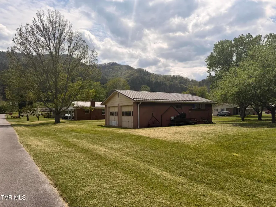 202 Bowman Road, Erwin, TN 37650 - #3