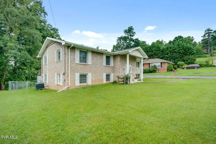 136 Thompson Street, Kingsport, TN 37660 - #2