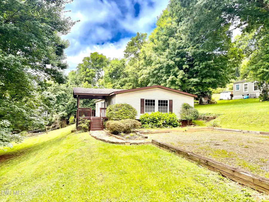 3327 Horseshoe Drive, Kingsport, TN 37663 - #3