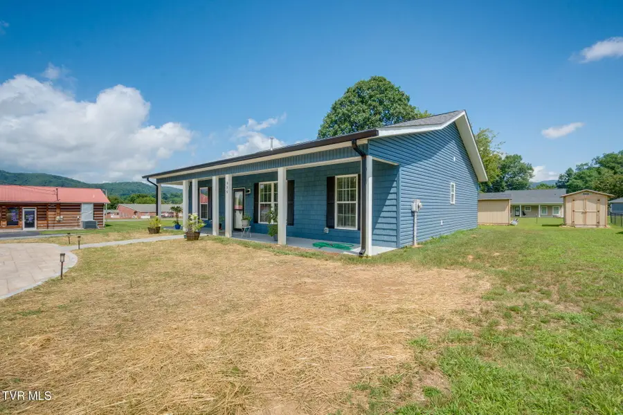 889 South Mohawk Drive, Erwin, TN 37650 - #3