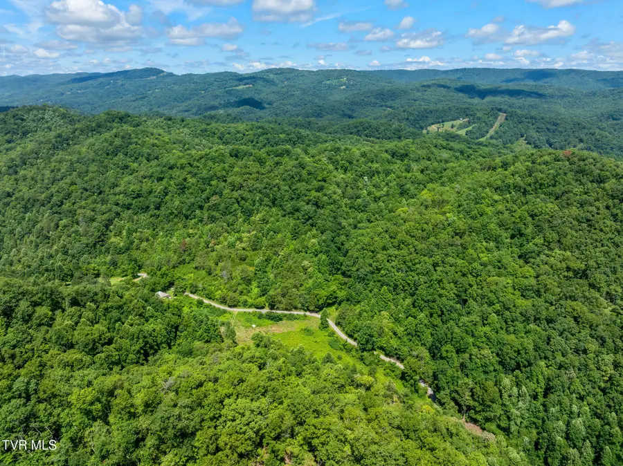 582 Brooks Road, Sneedville, TN 37869 - #3