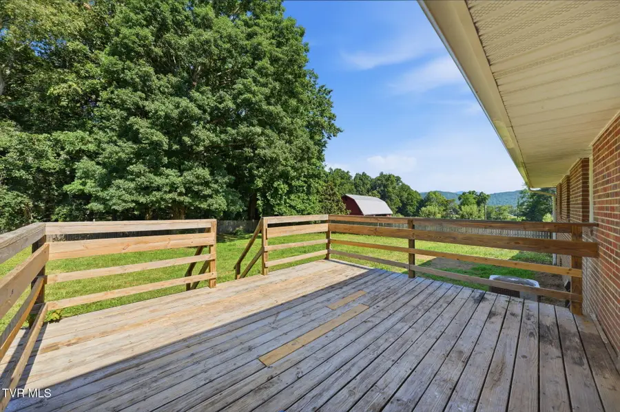 284 H Heaton Road, Elizabethton, TN 37643 - #2