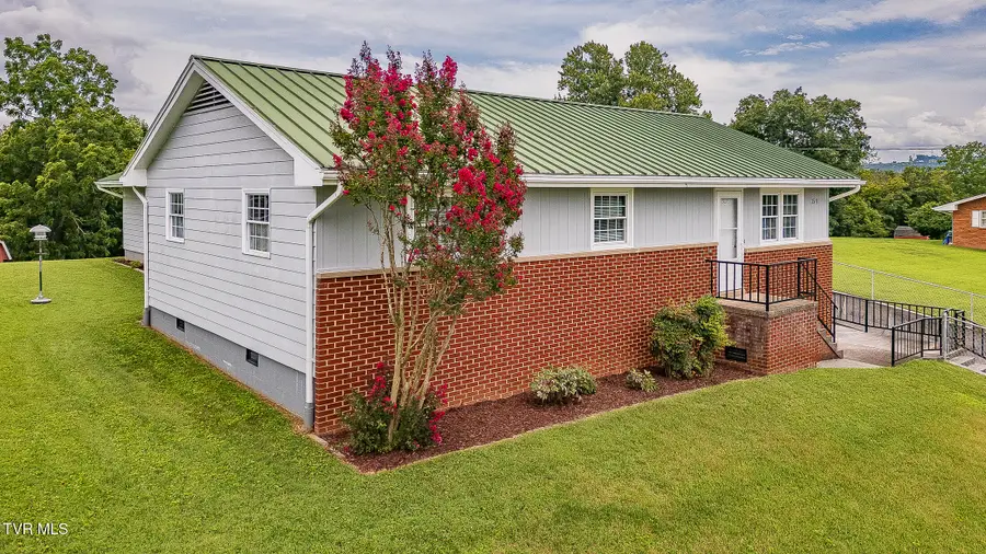 3519 Rustic Hills Drive, Kingsport, TN 37660 - #3