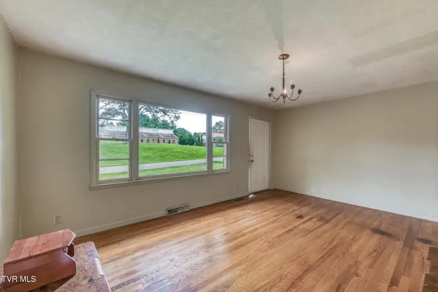 148 Russell Street, Jonesville, VA 24263 - #3