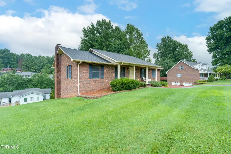158 Ezee Street, Elizabethton, TN 37643 - #2