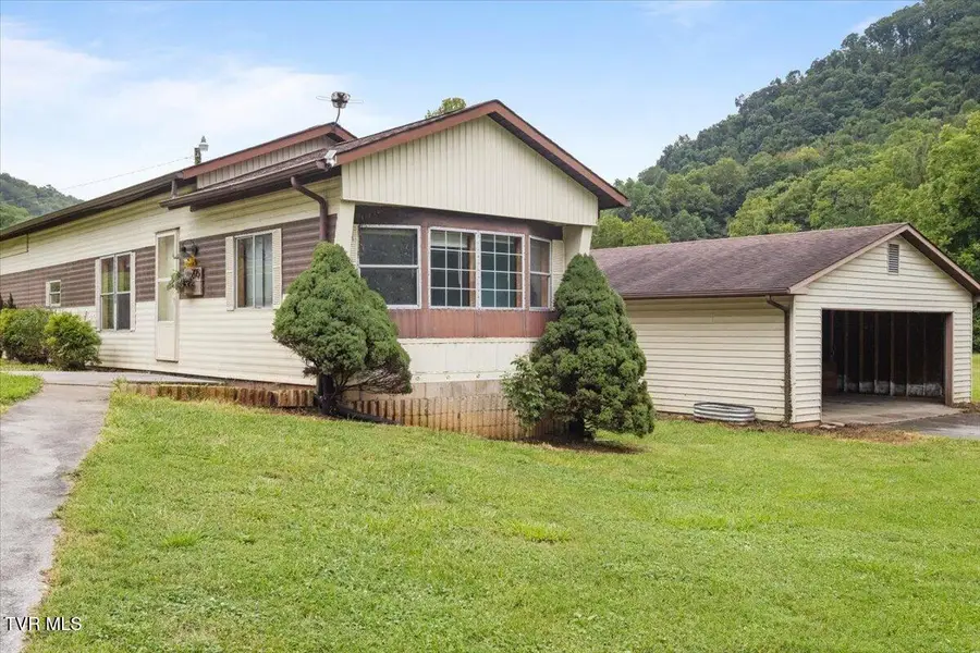 205 Jenkins Hollow Road, Elizabethton, TN 37643 - #2