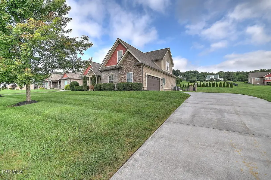 204 West Hawthorne Court, Greeneville, TN 37745 - #3