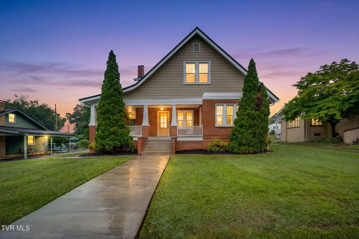 300 Daytona Place, Elizabethton, TN 37643 - #1