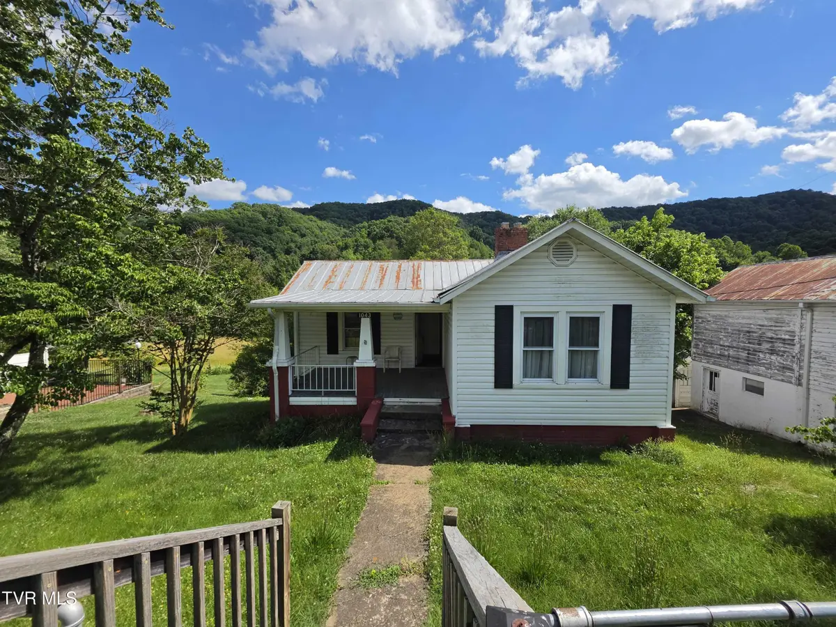 1043 West Jackson Street, Gate City, VA 24251 - #1