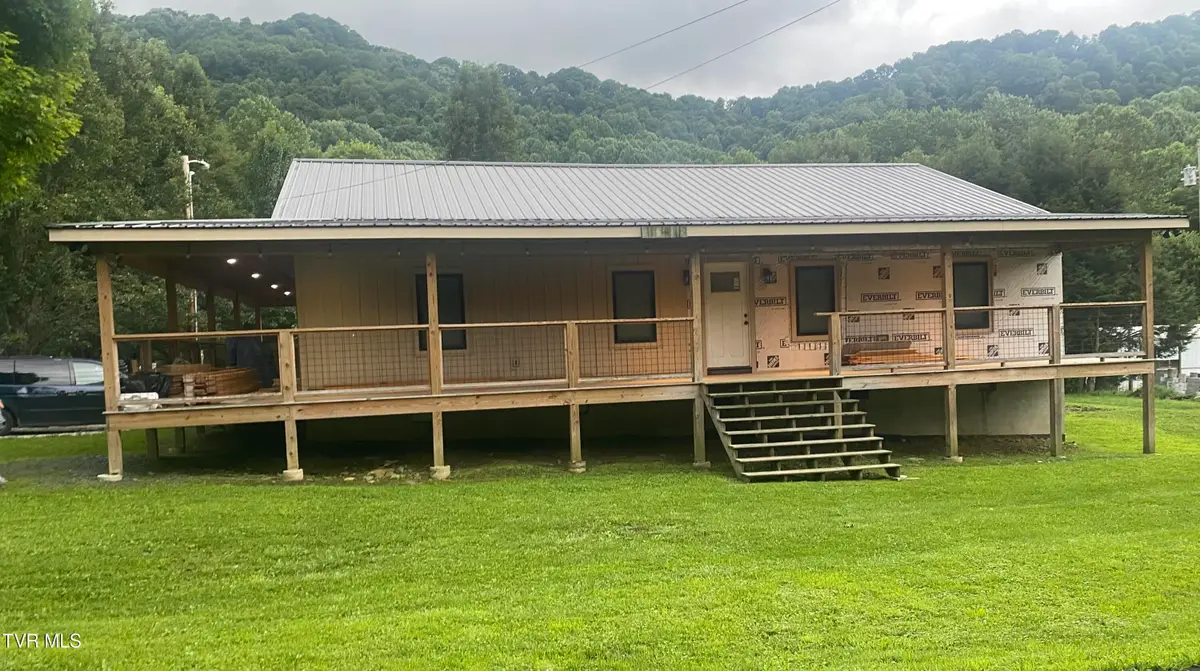 746 Hampton Creek Road, Roan Mountain, TN 37687 - #1